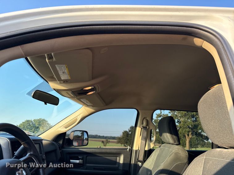 image for item GH9327 2019 RAM 5500 Crew Cab bale bed truck