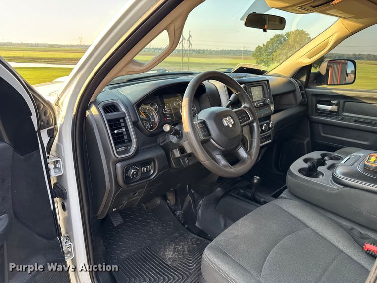 image for item GH9327 2019 RAM 5500 Crew Cab bale bed truck