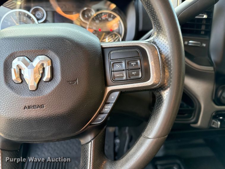 image for item GH9327 2019 RAM 5500 Crew Cab bale bed truck