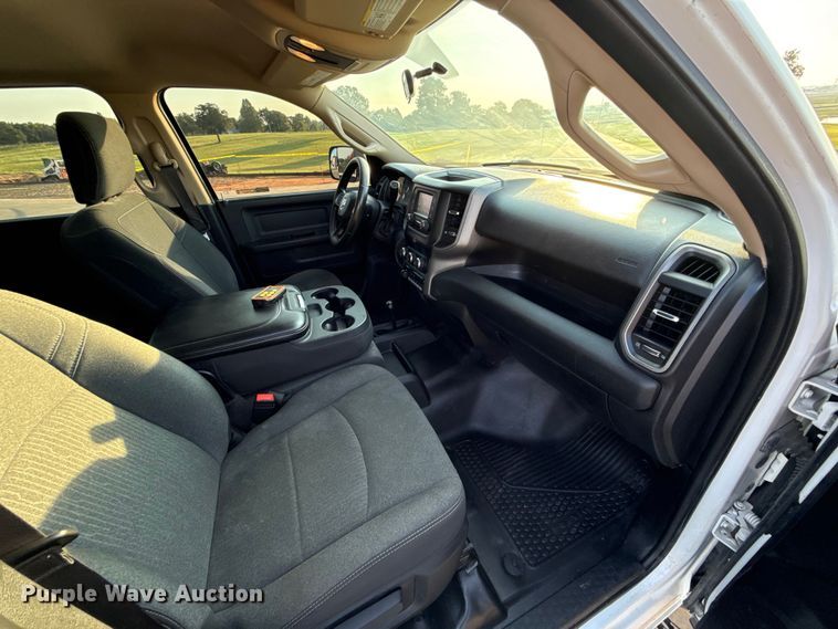 image for item GH9327 2019 RAM 5500 Crew Cab bale bed truck