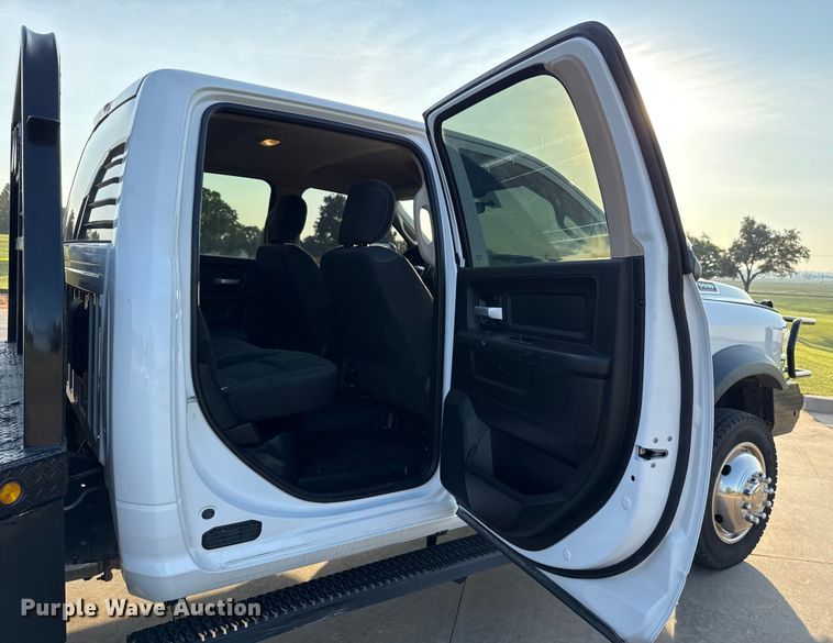 image for item GH9327 2019 RAM 5500 Crew Cab bale bed truck