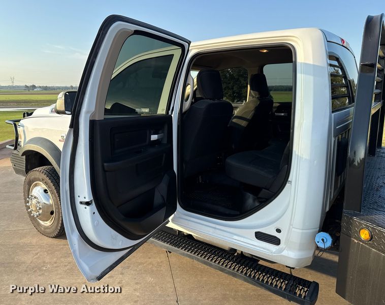 image for item GH9327 2019 RAM 5500 Crew Cab bale bed truck