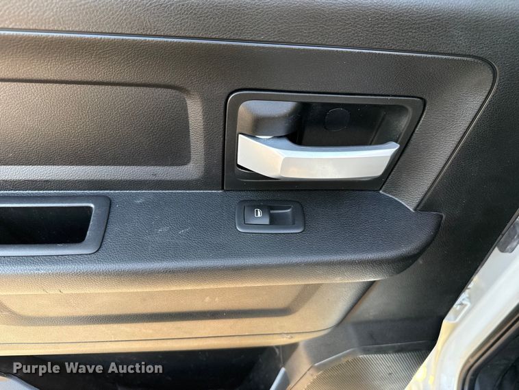 image for item GH9327 2019 RAM 5500 Crew Cab bale bed truck