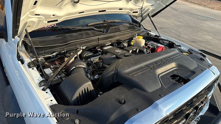 image for item GH9327 2019 RAM 5500 Crew Cab bale bed truck