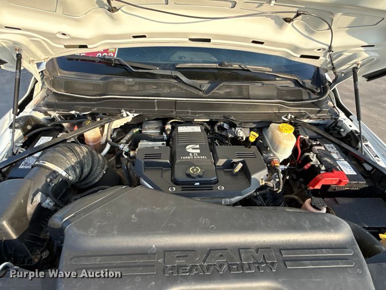 image for item GH9327 2019 RAM 5500 Crew Cab bale bed truck