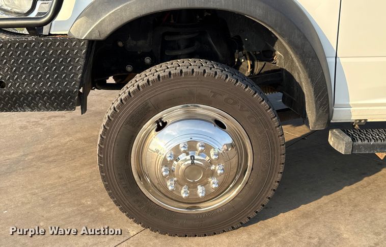 image for item GH9327 2019 RAM 5500 Crew Cab bale bed truck