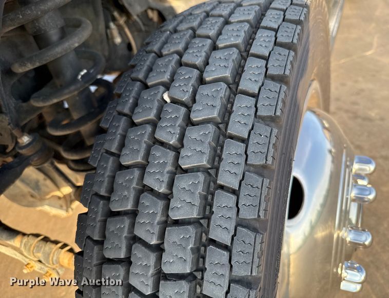 image for item GH9327 2019 RAM 5500 Crew Cab bale bed truck