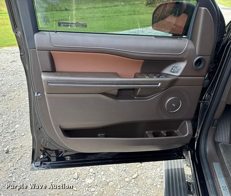 image for item GH9342 2024 Ford Expedition King Ranch SUV