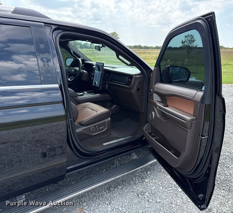 image for item GH9342 2024 Ford Expedition King Ranch SUV