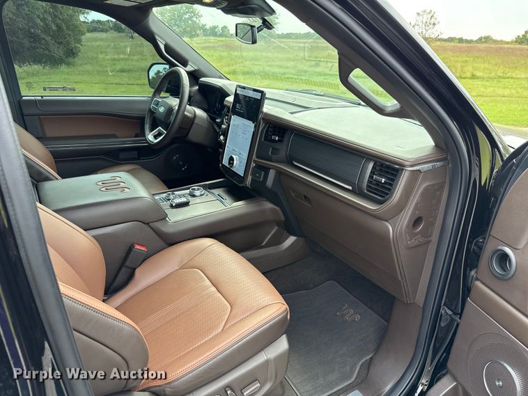 image for item GH9342 2024 Ford Expedition King Ranch SUV