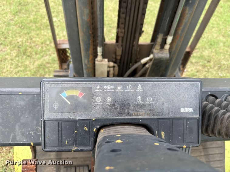 image for item GH9370 Clark CGP30 forklift