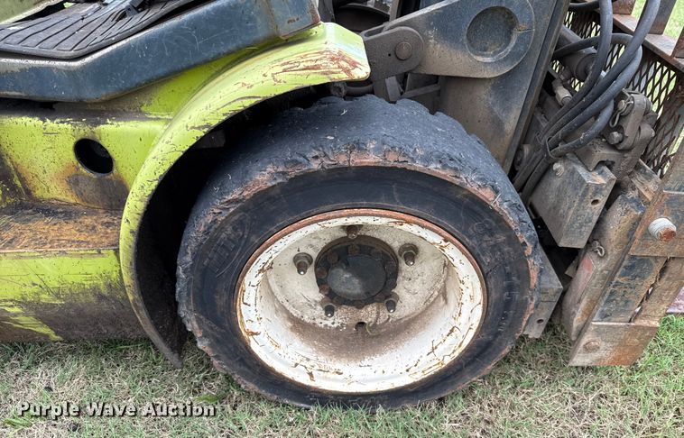 image for item GH9370 Clark CGP30 forklift