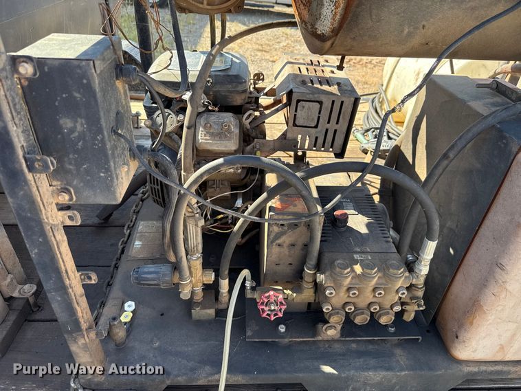 image for item GH9379 2012 PJ Trailers CC162 equipment trailer