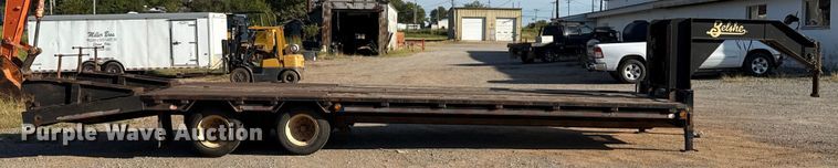 image for item GH9383 2013 Belshe FB30 equipment trailer