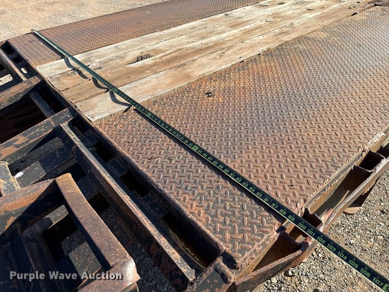 image for item GH9383 2013 Belshe FB30 equipment trailer