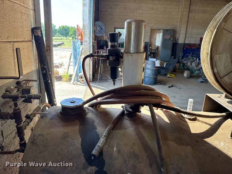 image for item GH9395 Wendland oil tank