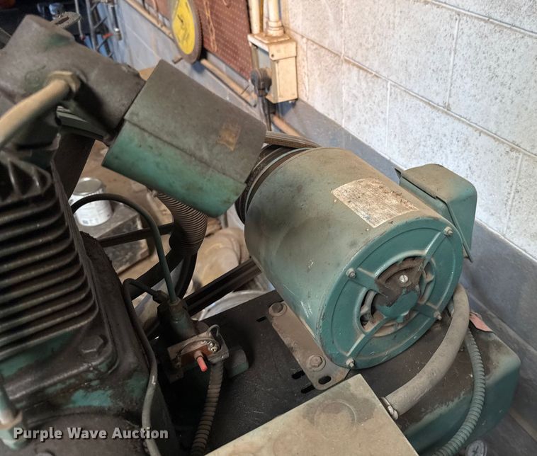 image for item GH9396 Champion VR5-6 air compressor