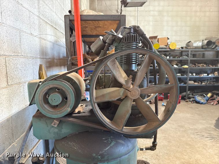 image for item GH9396 Champion VR5-6 air compressor