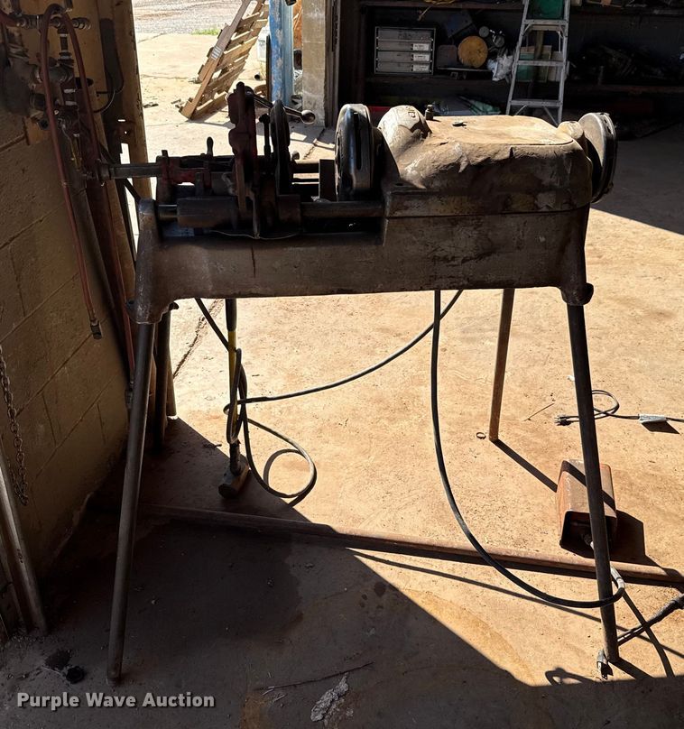 image for item GH9397 Rigid 802 pipe threader