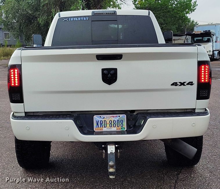 image for item IP9662 2018 RAM 2500 Laramie Crew Cab pickup truck