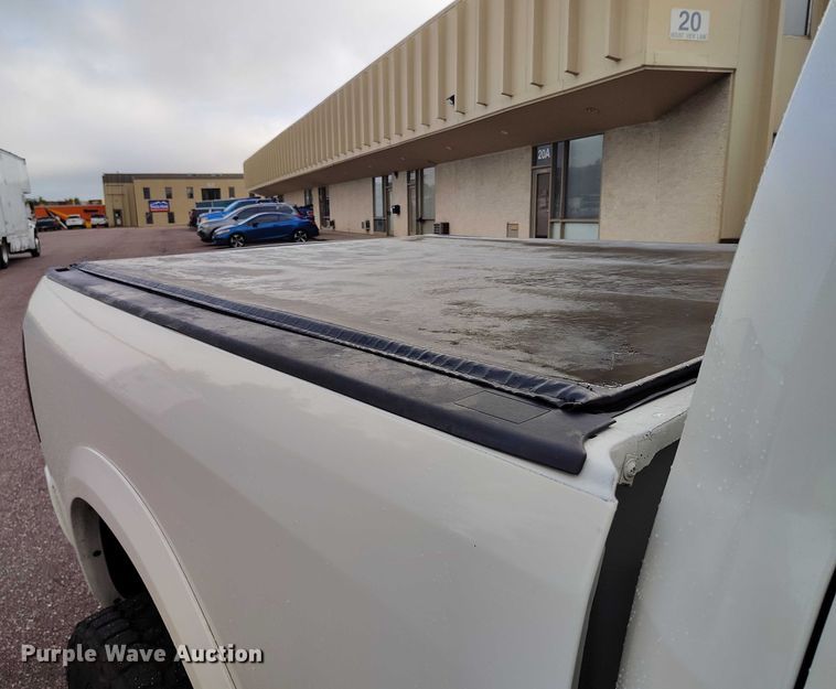 image for item IP9662 2018 RAM 2500 Laramie Crew Cab pickup truck