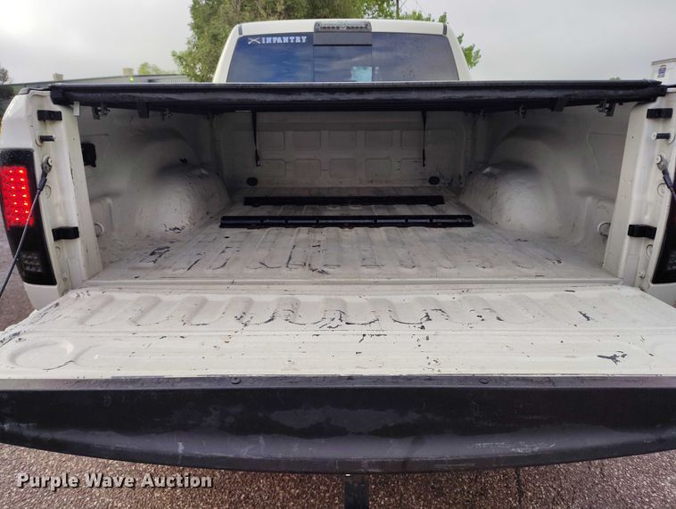 image for item IP9662 2018 RAM 2500 Laramie Crew Cab pickup truck