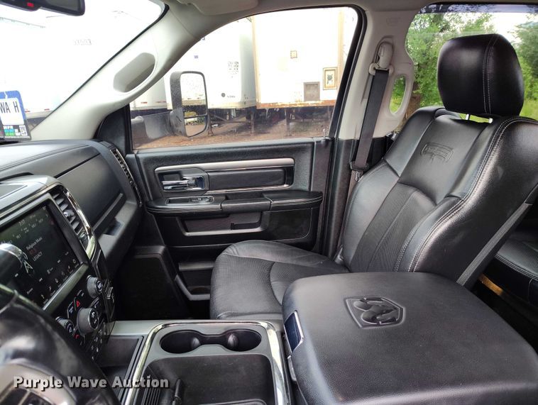 image for item IP9662 2018 RAM 2500 Laramie Crew Cab pickup truck