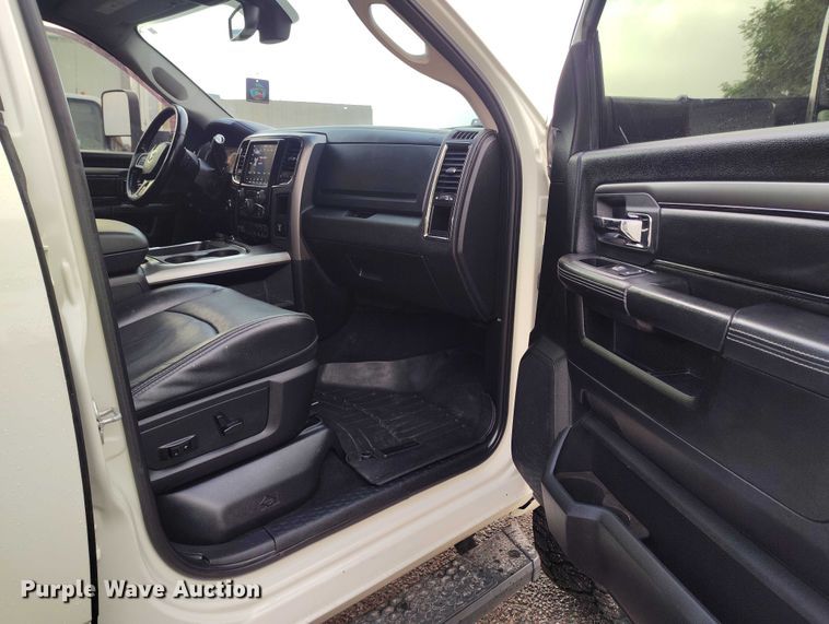 image for item IP9662 2018 RAM 2500 Laramie Crew Cab pickup truck