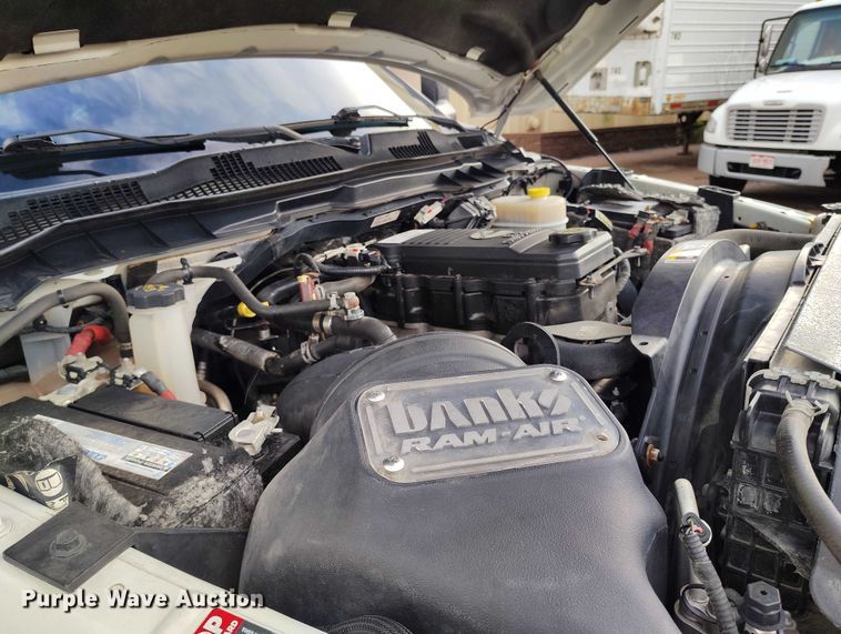 image for item IP9662 2018 RAM 2500 Laramie Crew Cab pickup truck