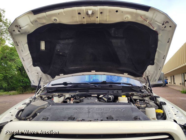 image for item IP9662 2018 RAM 2500 Laramie Crew Cab pickup truck