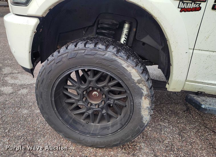 image for item IP9662 2018 RAM 2500 Laramie Crew Cab pickup truck