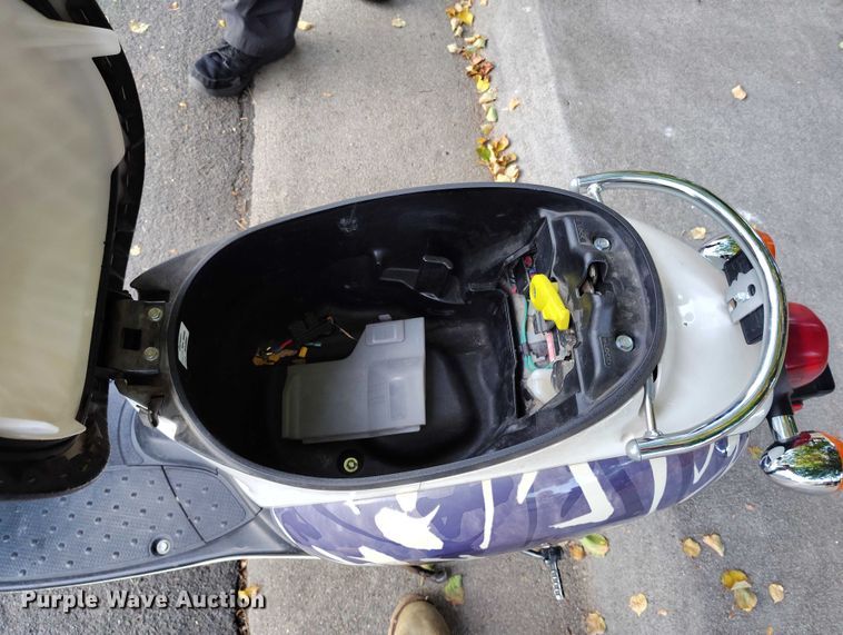 image for item IP9708 2007 Honda Metropolitan scooter