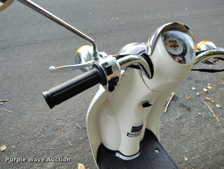 image for item IP9708 2007 Honda Metropolitan scooter