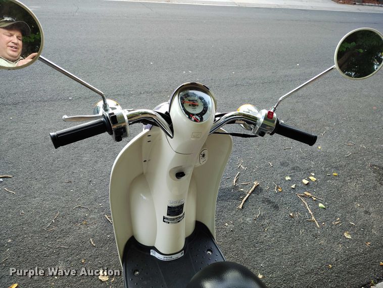 image for item IP9708 2007 Honda Metropolitan scooter