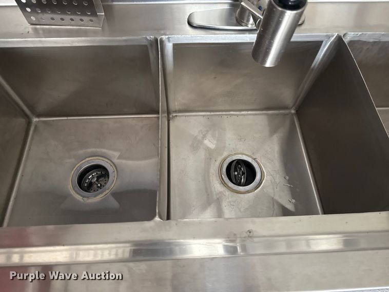 image for item NU9615 2025 Timens food trailer