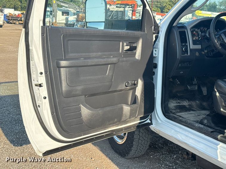 image for item NU9618 2012 Dodge Ram 3500 flatbed pickup truck