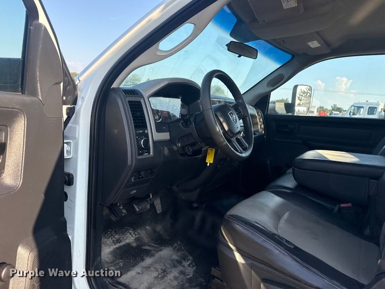 image for item NU9618 2012 Dodge Ram 3500 flatbed pickup truck