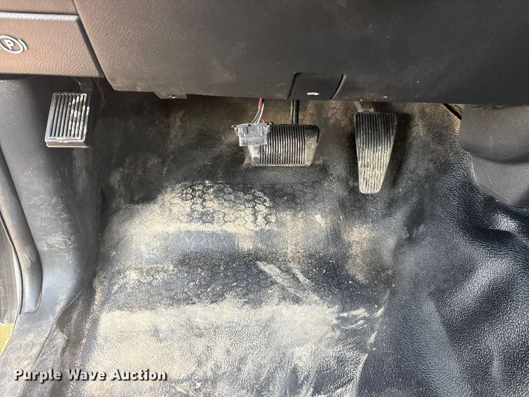 image for item NU9618 2012 Dodge Ram 3500 flatbed pickup truck