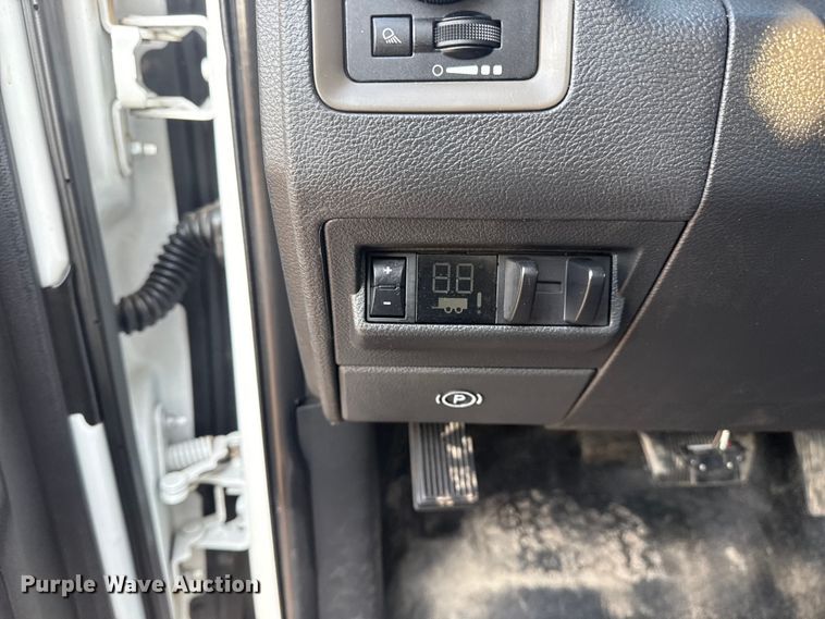 image for item NU9618 2012 Dodge Ram 3500 flatbed pickup truck