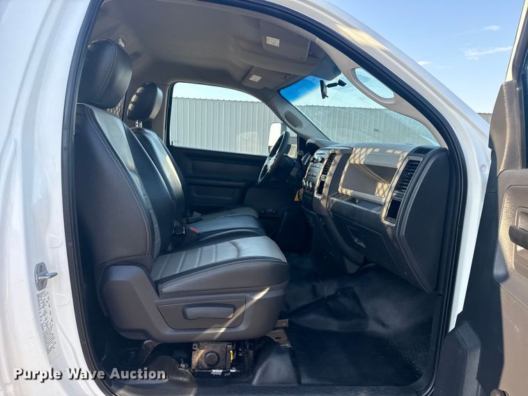 image for item NU9618 2012 Dodge Ram 3500 flatbed pickup truck