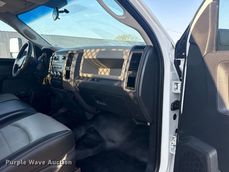 image for item NU9618 2012 Dodge Ram 3500 flatbed pickup truck