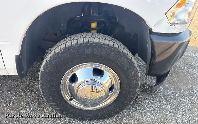 image for item NU9618 2012 Dodge Ram 3500 flatbed pickup truck