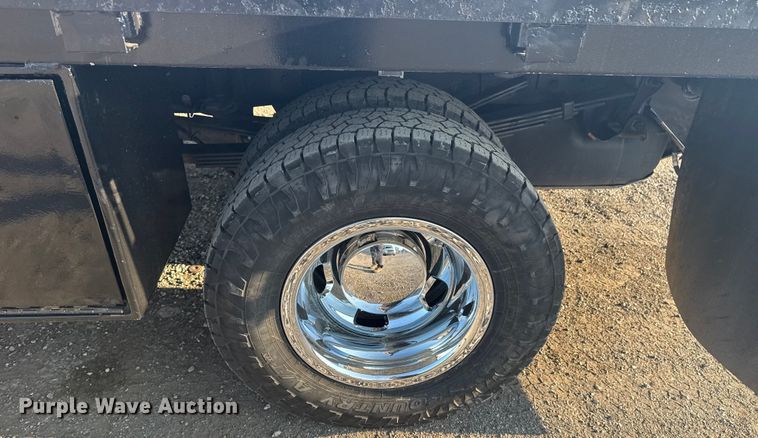 image for item NU9618 2012 Dodge Ram 3500 flatbed pickup truck