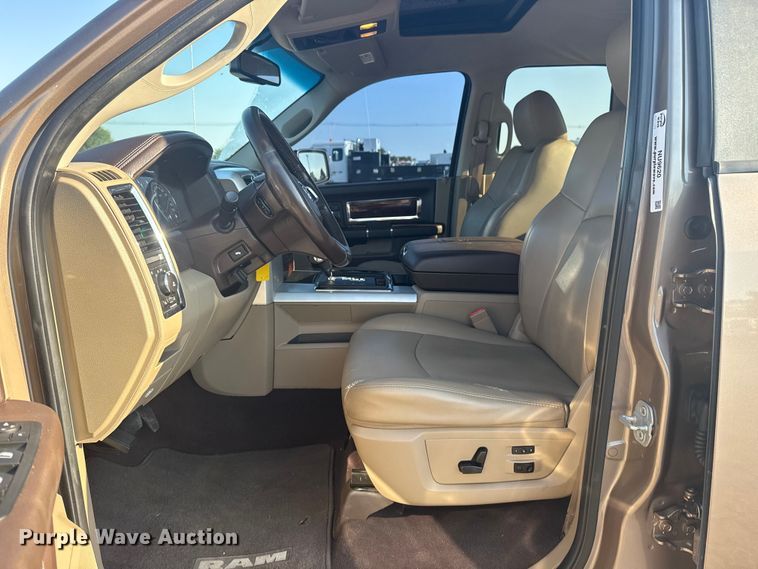 image for item NU9620 2010 Dodge Ram 1500 Quad Cab pickup truck