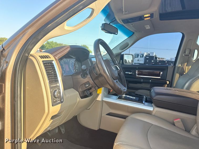 image for item NU9620 2010 Dodge Ram 1500 Quad Cab pickup truck