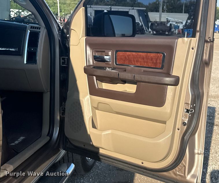 image for item NU9620 2010 Dodge Ram 1500 Quad Cab pickup truck