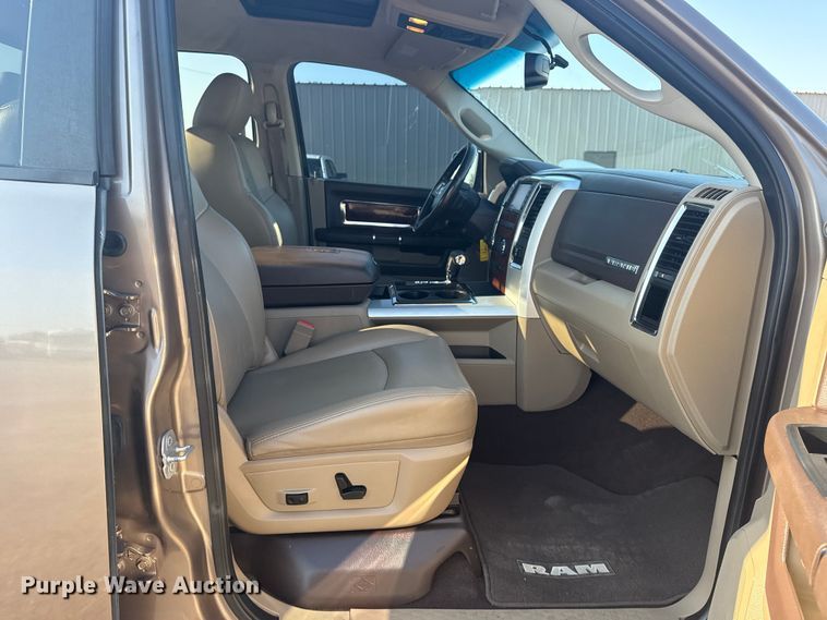 image for item NU9620 2010 Dodge Ram 1500 Quad Cab pickup truck