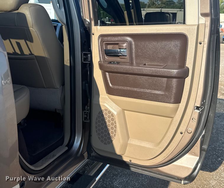 image for item NU9620 2010 Dodge Ram 1500 Quad Cab pickup truck