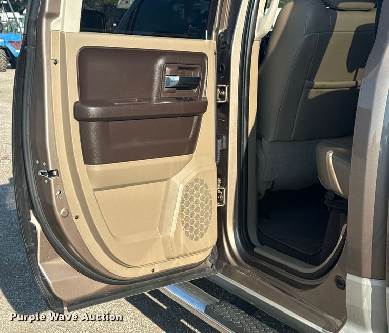 image for item NU9620 2010 Dodge Ram 1500 Quad Cab pickup truck