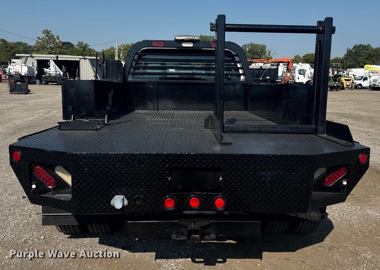 image for item NU9623 2015 Ford F550 Super Duty Crew Cab flatbed truck